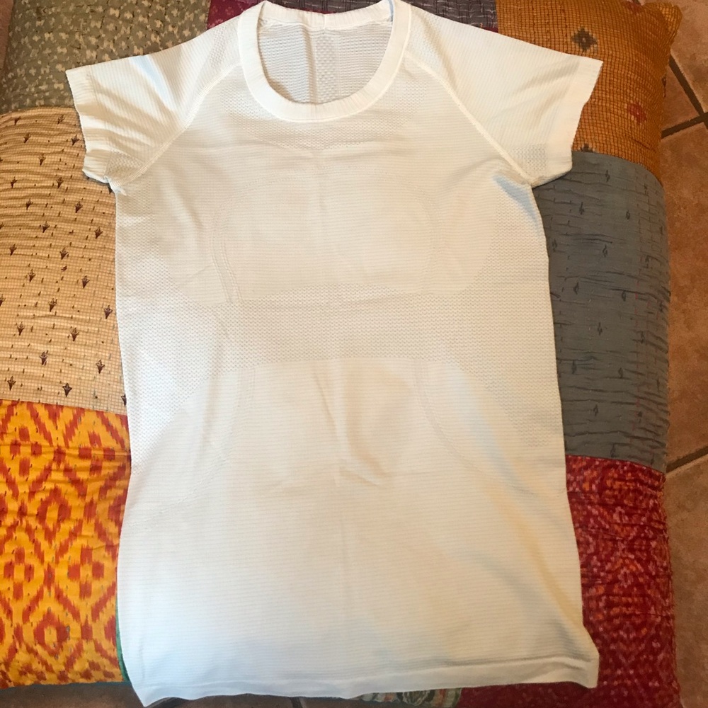 Lululemon Swiftly Tech Short Sleeve Tee size 6